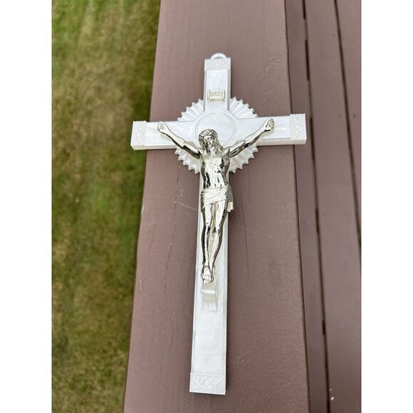 Vintage Pearl White Crucifix Lucite Cross White Jesus RELIGIOUS, FAITH - Picture 7 of 8